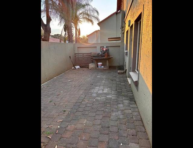 2 BEDROOM TOWNHOUSE FOR SALE IN ANNLIN